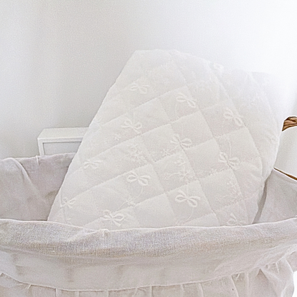 【新作SALE中】pure white ribbon quilting  / リボン / 刺繍 / キルティング［QU046］