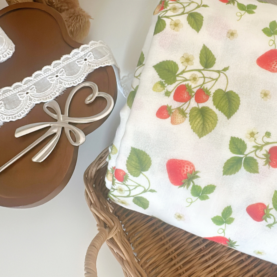 【即納】strawberry in the forest garze / いちご / ガーゼ / コットン［CO036］