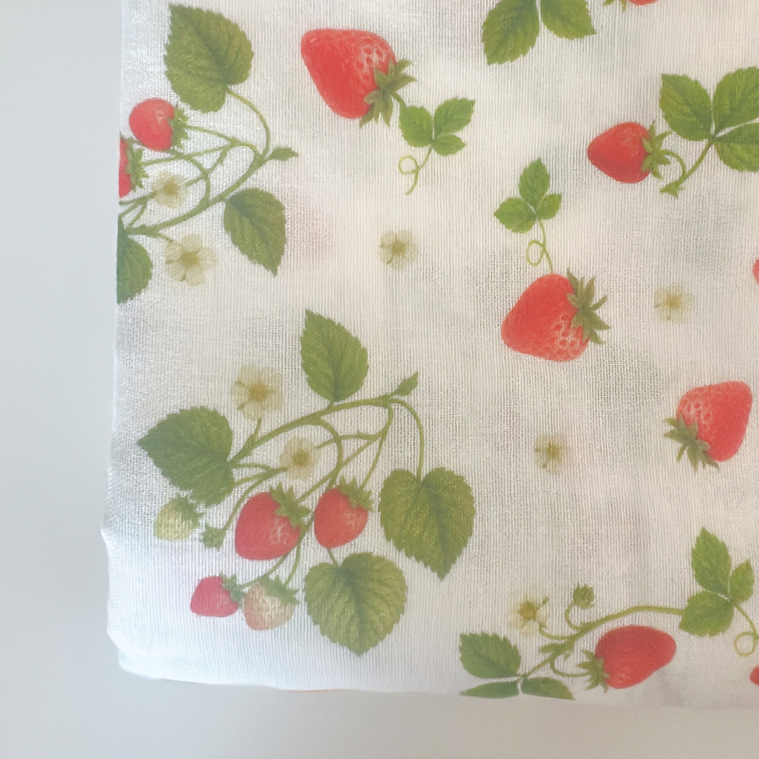 【即納】strawberry in the forest garze / いちご / ガーゼ / コットン［CO036］